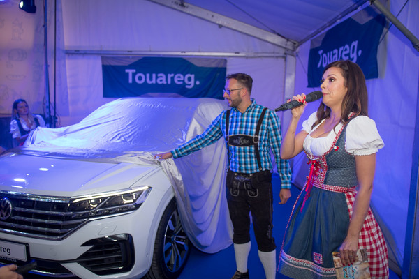 Borut Rottmann, vodja prodaje Volkswagen, Porsche Maribor; Natalija Verboten